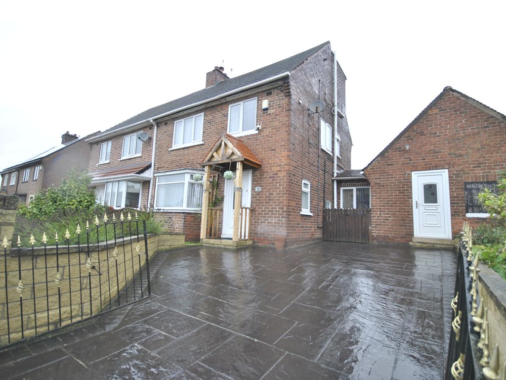 4 bed semidetached house for sale in Beverley Road, Harworth