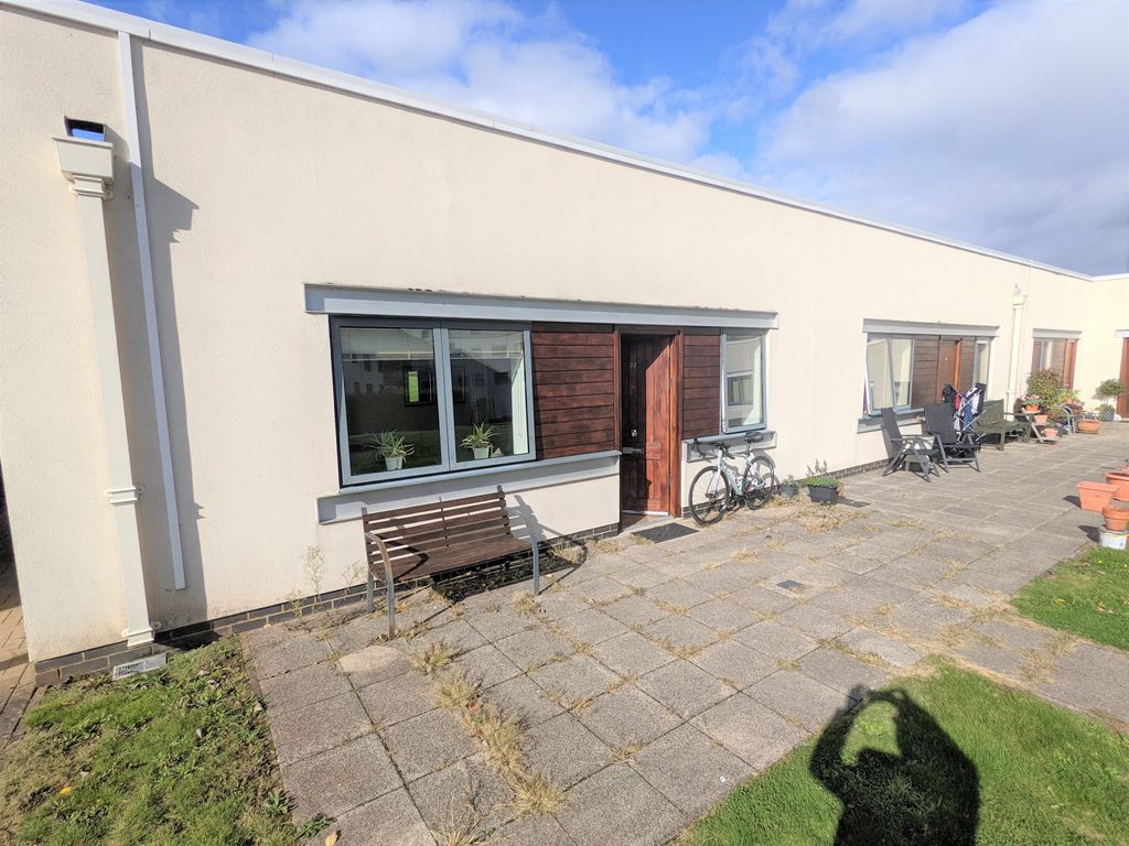 1 bed terraced bungalow to rent in Courtlands, Hayes Road, Sully