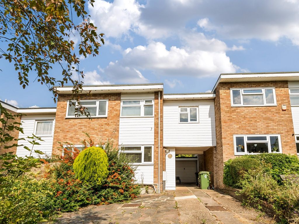 3 bed linkdetached house for sale in The Four Tubs, Bushey