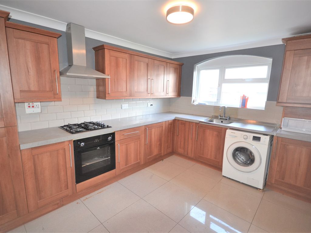 3 bed terraced house to rent in Newchurch Road, Slough SL2 Zoopla