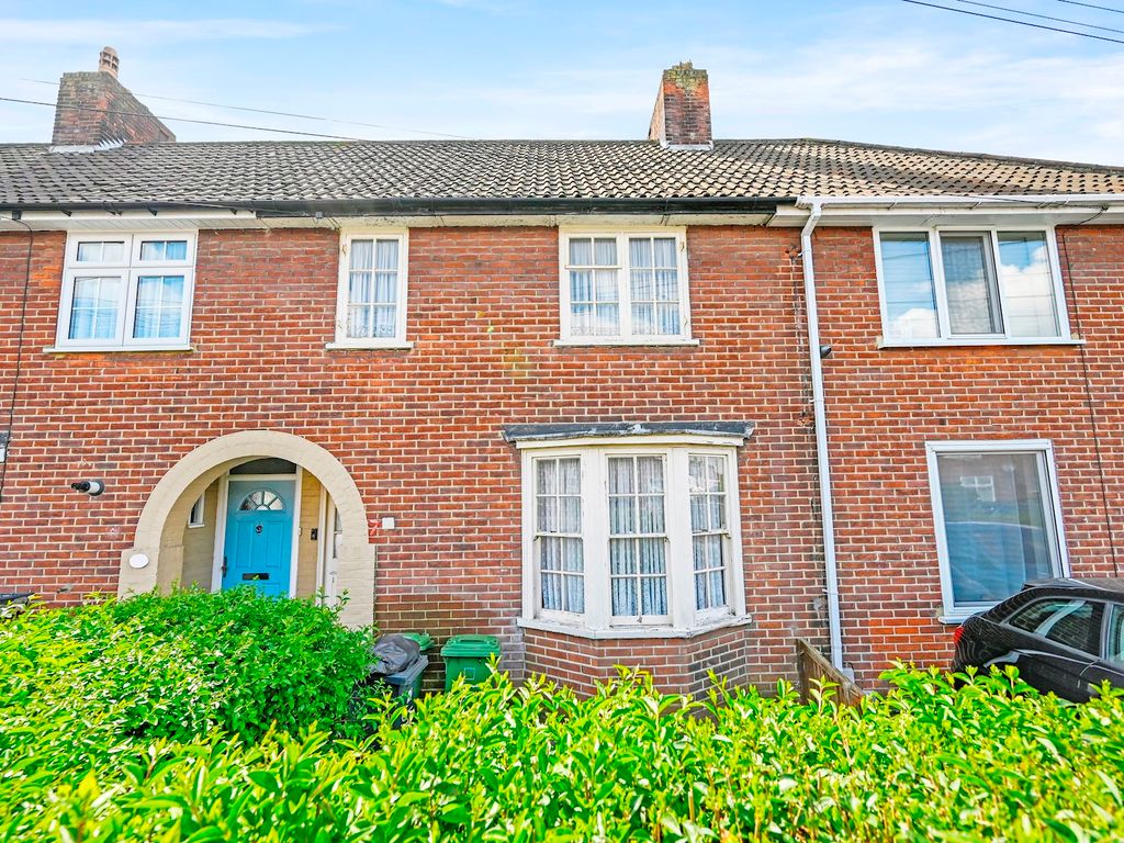 2 bed terraced house for sale in Stamford Road, Dagenham RM9, £350,000
