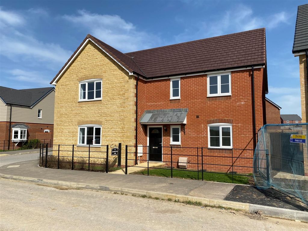 Park Home For Sale In Durrington Wiltshire at Stephen Berlin blog