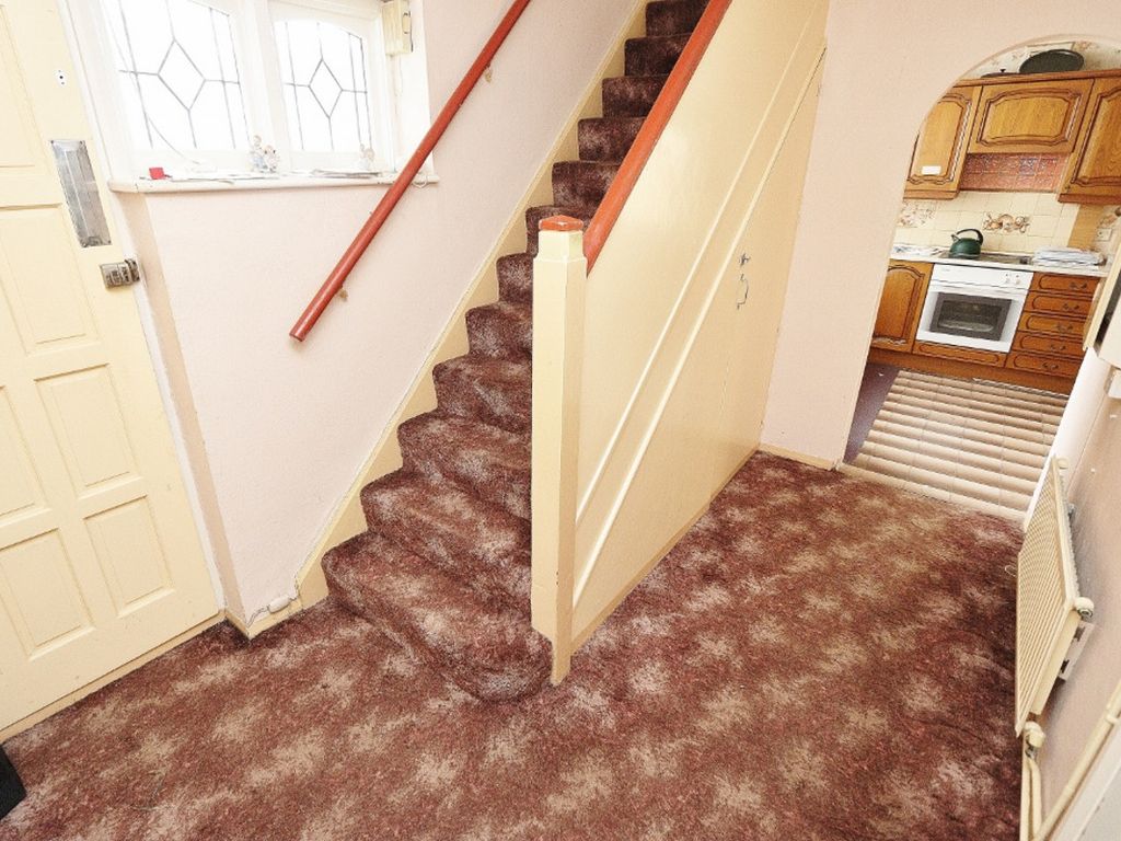 3 bed semidetached house for sale in Tees Drive, Romford RM3, £400,000