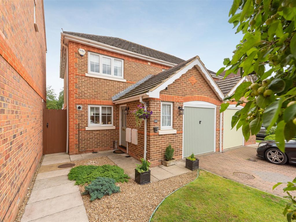 3 bed semidetached house for sale in The Limes, Dedworth Road, Windsor