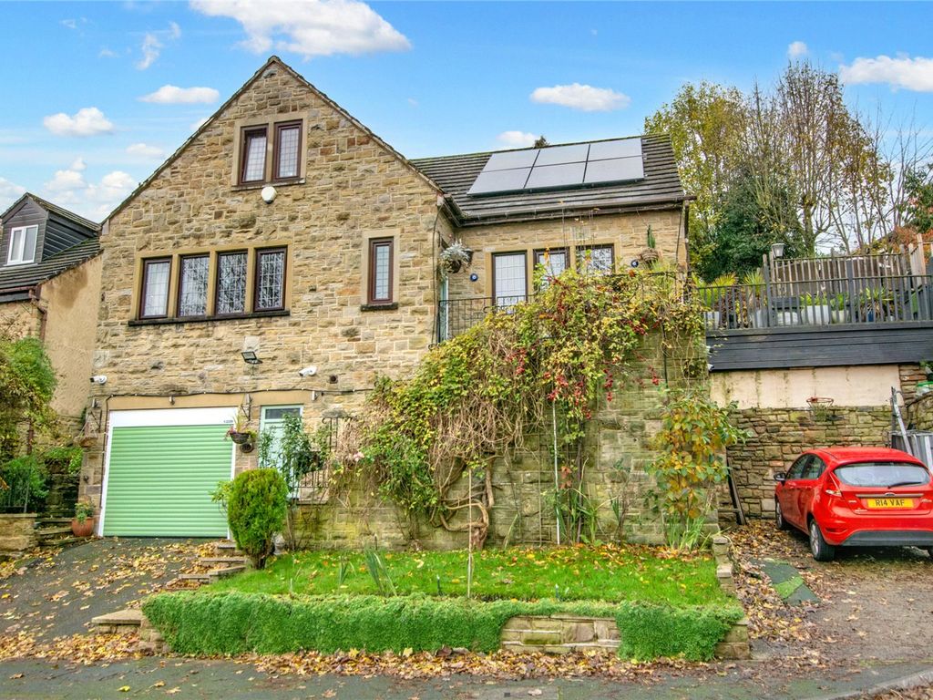 4 bed detached house for sale in Park Lane, Baildon, Shipley, West