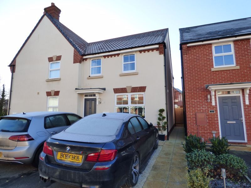 3 bed semidetached house for sale in Brambling Way, Hardwicke