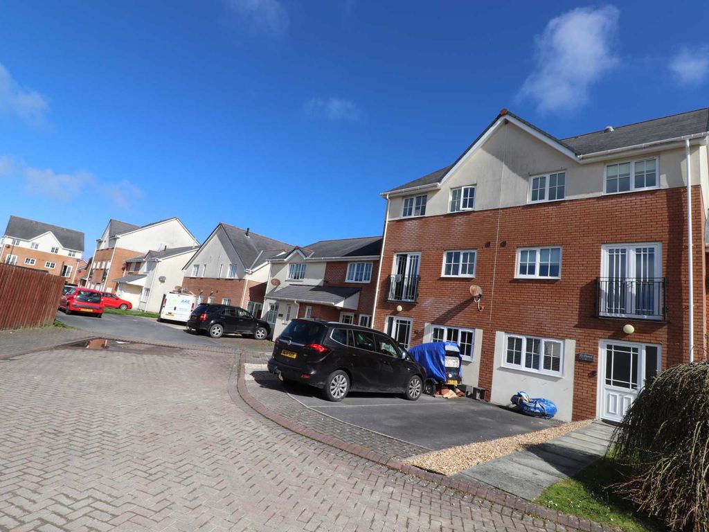 4 bed terraced house for sale in Clos Llanbadarn Fawr SY23 Zoopla