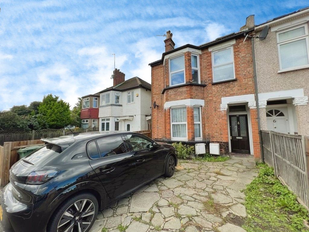 2 bed flat to rent in Harrow View, Harrow HA1, £1,650 pcm Zoopla