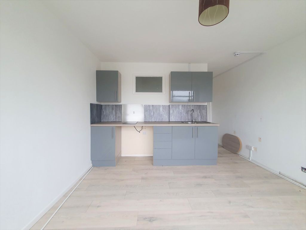 Studio to rent in Totnes Road, Paignton TQ4 Zoopla