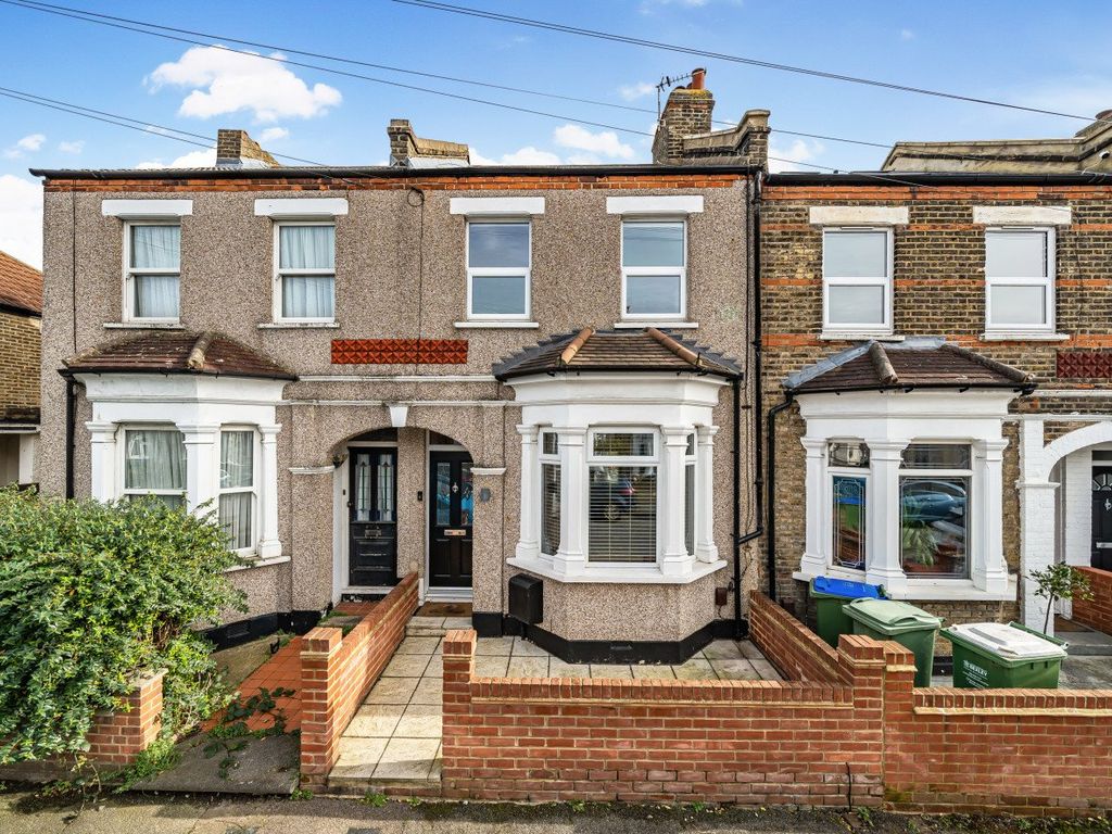 3 bed terraced house for sale in Granville Road, Welling DA16, £475,000