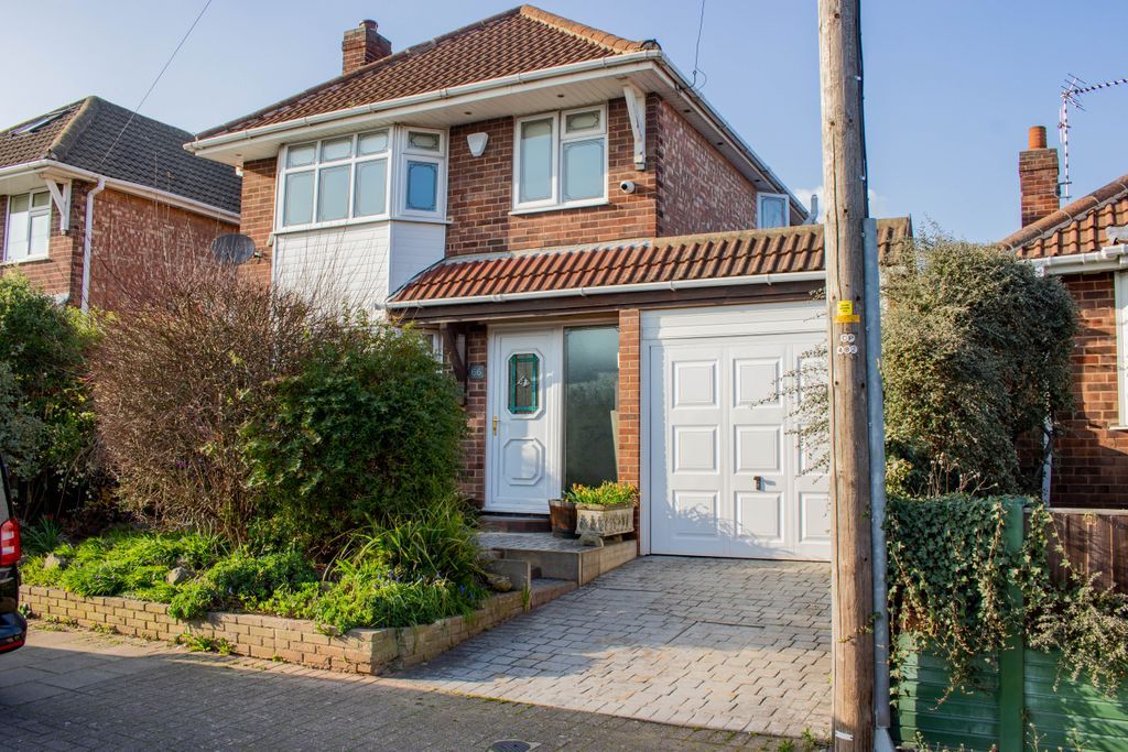 3 bed detached house to rent in Woodstock Road, Toton, Beeston