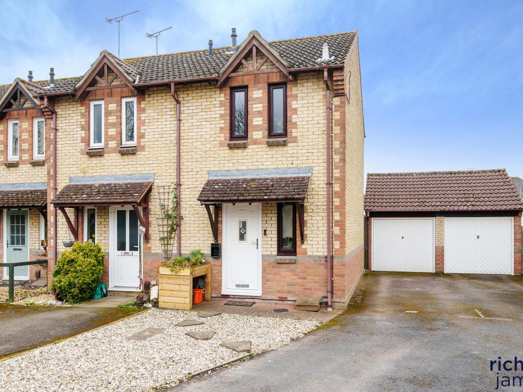 1 bed end terrace house for sale in Archer Close, Willowbrook, Swindon