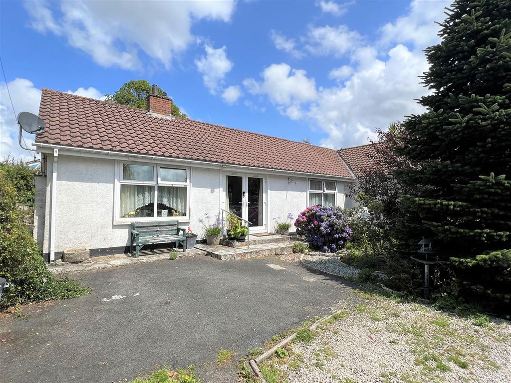 4 bed detached bungalow for sale in Daniels Lane, St Austell, St. Austell PL25, £325,000 Zoopla