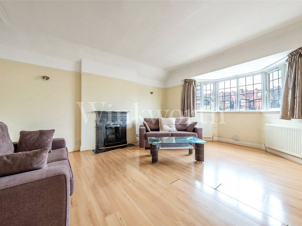 2 bed flat to rent in Golders Green Crescent, London NW11, £2,000 pcm Zoopla