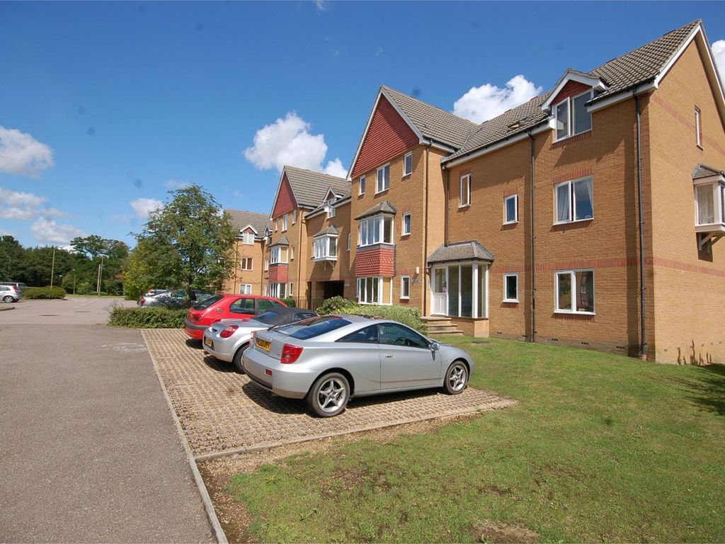 2 bed flat to rent in Redoubt Close, Hitchin SG4 Zoopla