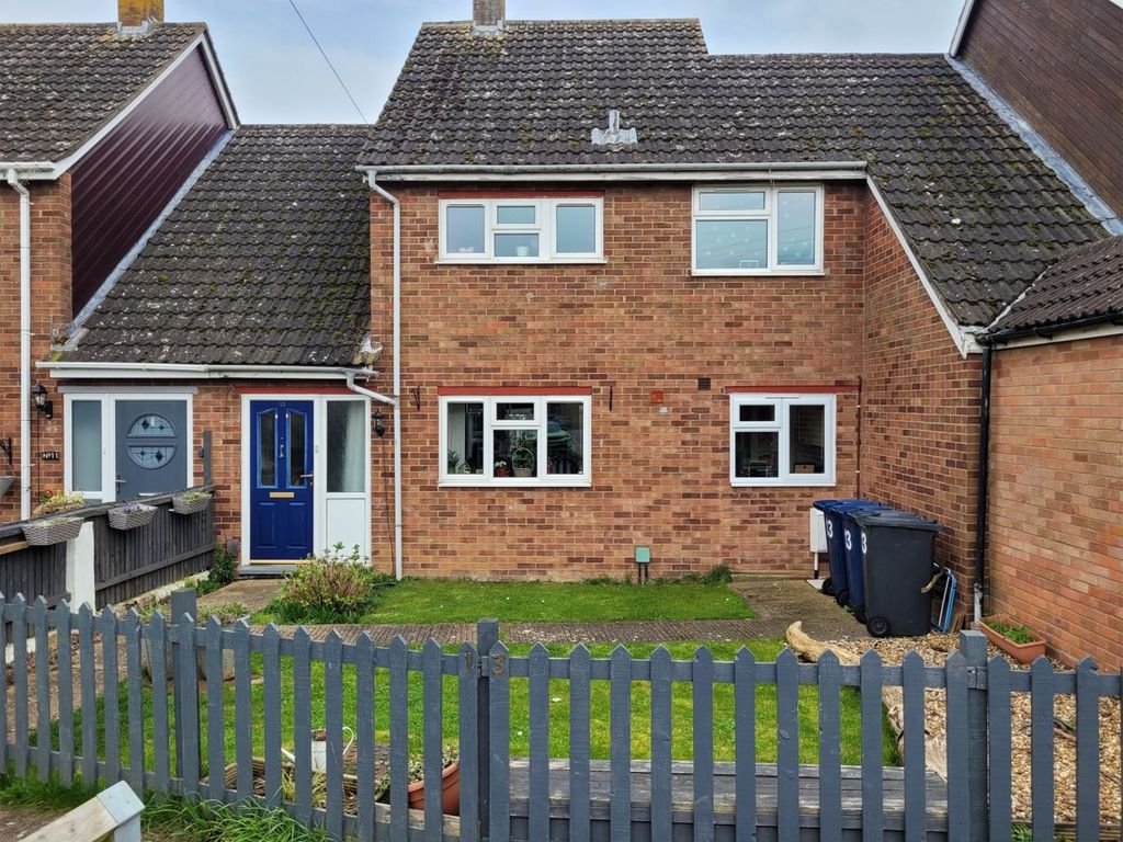 3 bed terraced house for sale in Hampden Way, St. Neots PE19, £275,000