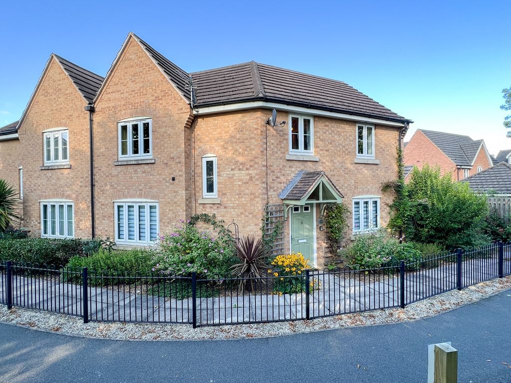 3 bed semidetached house for sale in Way, Castleford WF10, £160,000 Zoopla