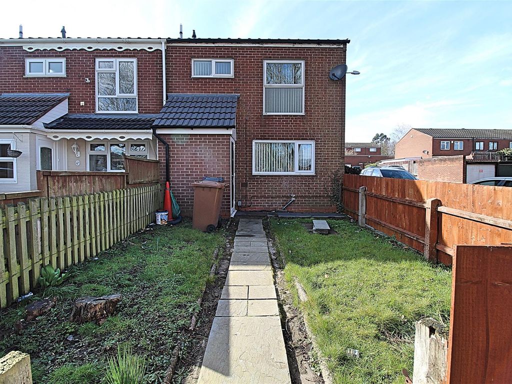 3 bed end terrace house for sale in Wolseley Close, Smiths Wood