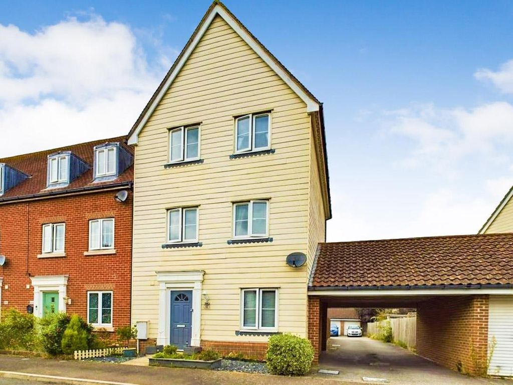 4 bed end terrace house for sale in Meadow Crescent, Purdis Farm