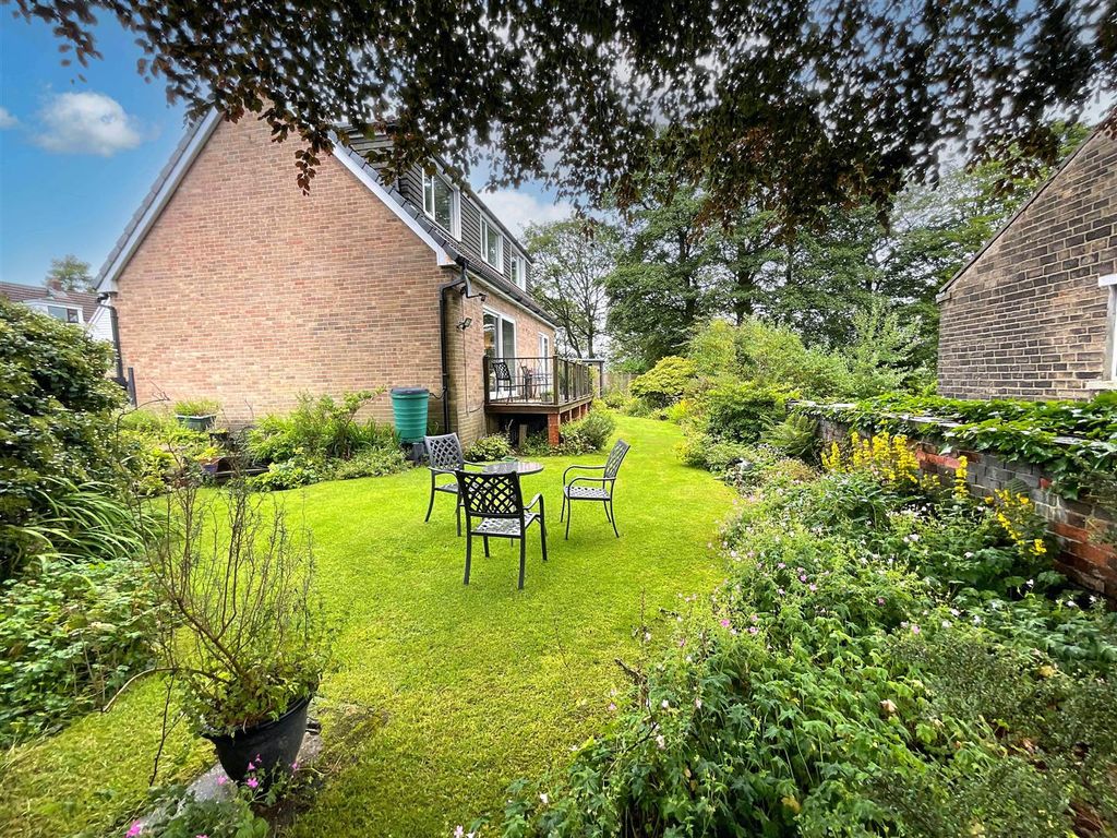 3 bed detached bungalow for sale in The Paddock, Ramsbottom, Bury BL0