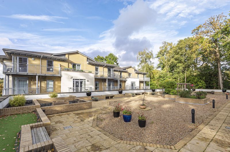 2 bed flat for sale in Sherbourne Place, Linden Fields, Tunbridge Wells