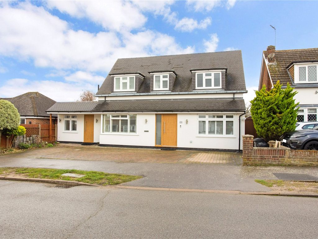 4 bed detached house for sale in Newlyn Close, Bricket Wood, St. Albans