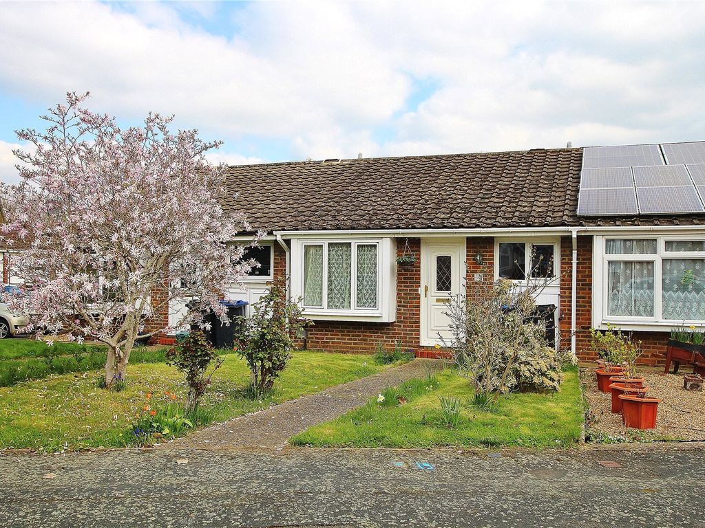 2 bed bungalow for sale in Knaphill, Woking GU21 Zoopla