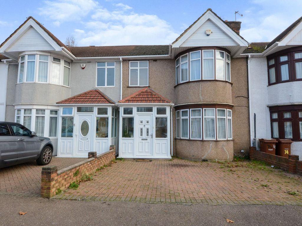 3 bed terraced house for sale in Hunters Grove, Harrow HA3 Zoopla
