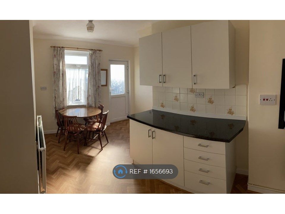 2 bed semidetached house to rent in Grenfell Park Road, St. Thomas