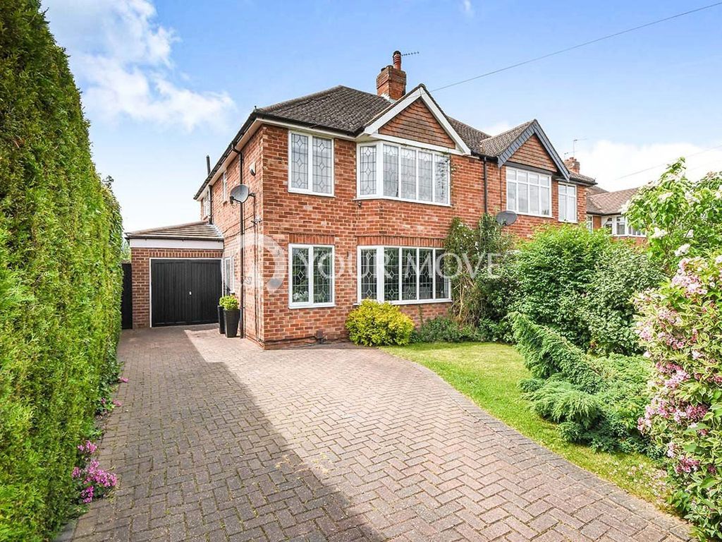 3 bed semidetached house for sale in Nettleham Close, Lincoln