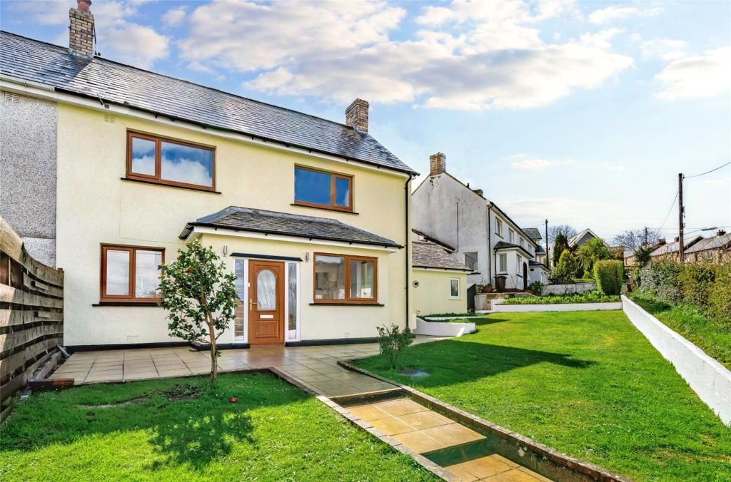3 bed semidetached house for sale in Meadow Place, Bodmin, Cornwall