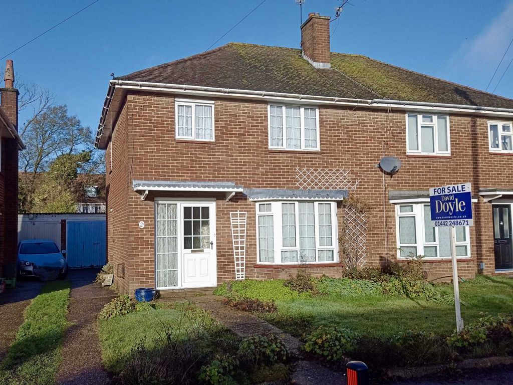 3 Bed Semi Detached House For Sale In Windmill Road Adeyfield Hp2 £