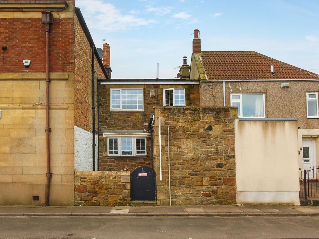 2 bed terraced house for sale in Prospect Place, NewbigginByTheSea
