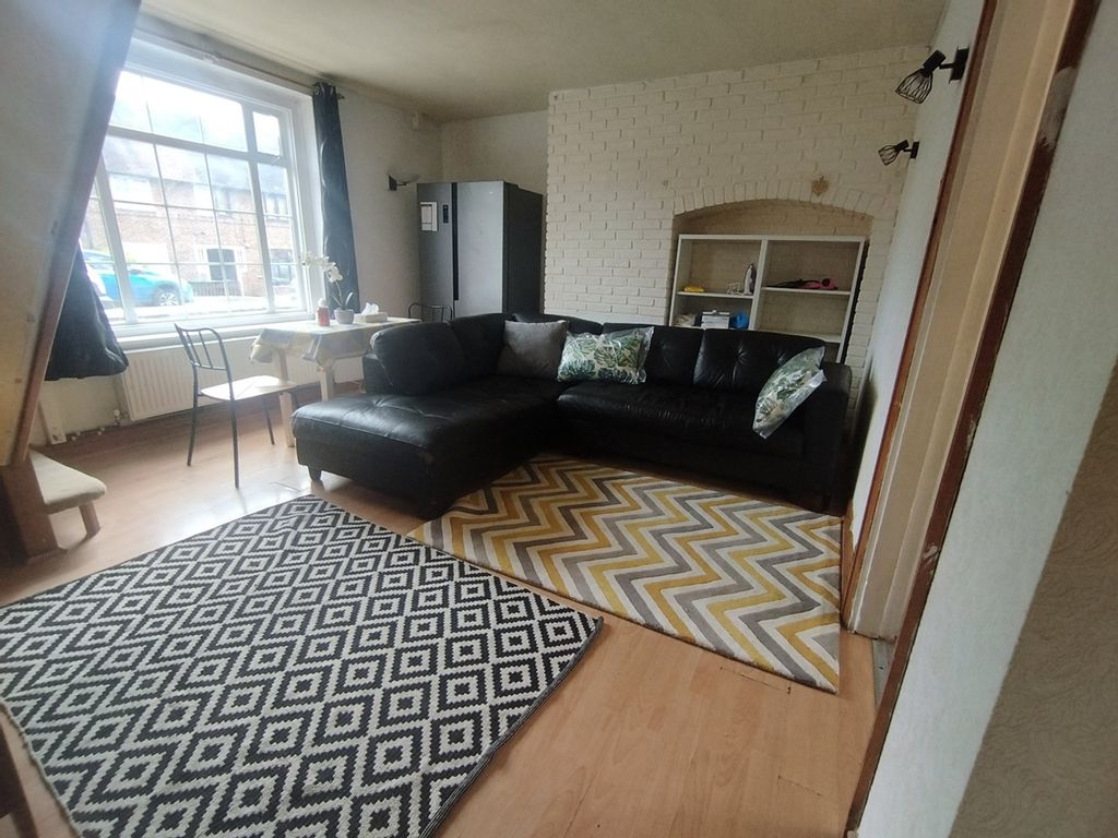 2 bed end terrace house for sale in Kirton Walk, Edgware HA8, £439,000