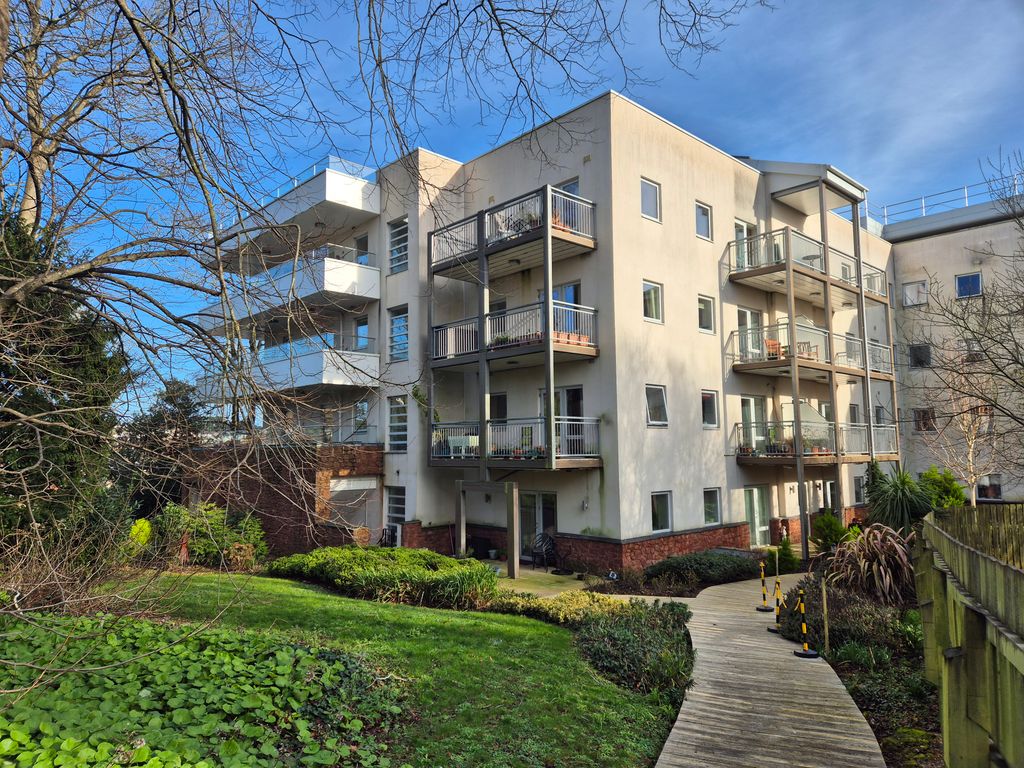 2 bed flat for sale in Singer Court, Manor Crescent, Paignton TQ3, £