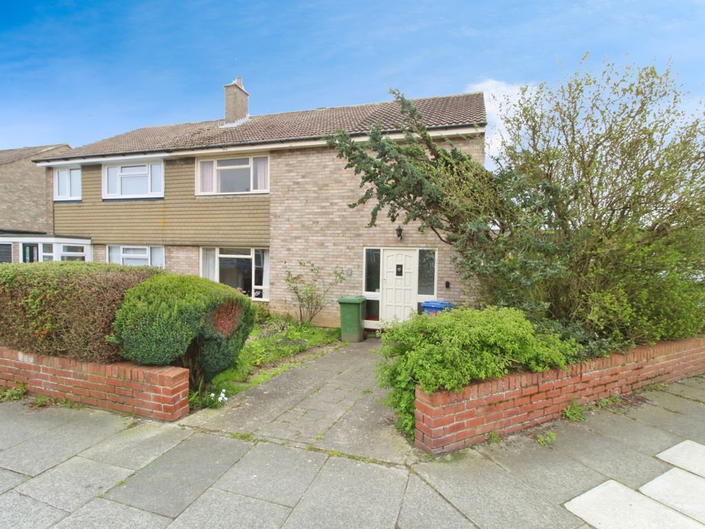 4 bed semidetached house for sale in Heron Close, Blyth NE24, £175,000