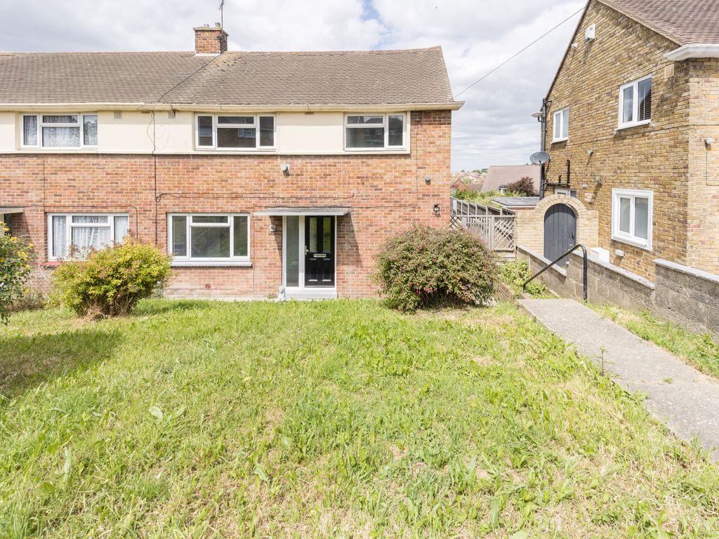 3 bed semidetached house to rent in St. Hildas Way, Gravesend, Kent