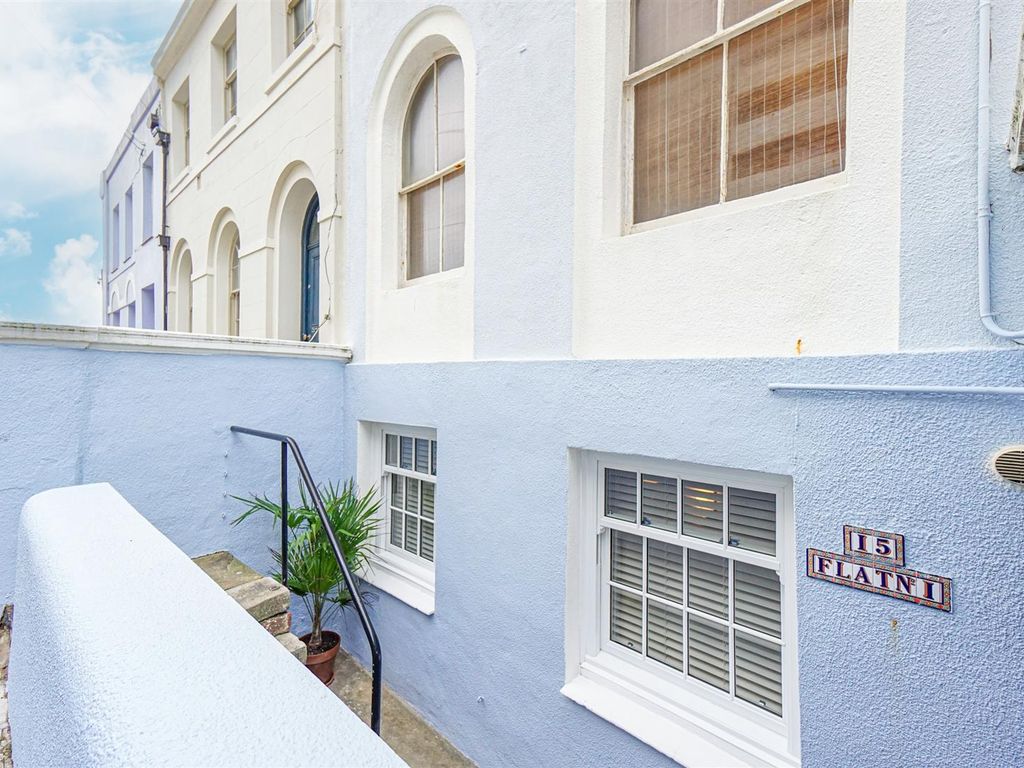 1 bed flat for sale in East Ascent, St. LeonardsOnSea TN38, £235,000