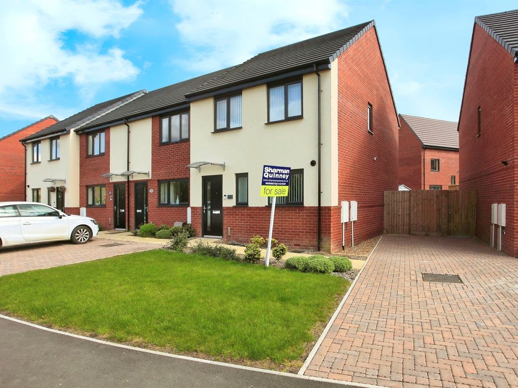 3 bed end terrace house for sale in Arkwright Way, Gunthorpe, Peterborough PE4, £127,500 Zoopla