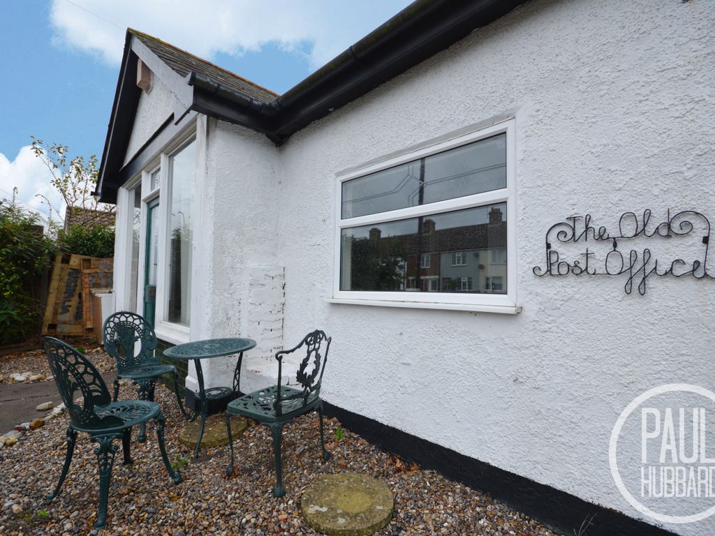 4 bed detached bungalow for sale in Station Road, Corton, Suffolk NR32