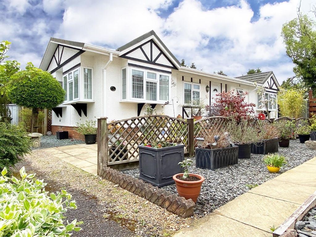2 bed property for sale in Crouch Lane, Winkfield, Windsor SL4 Zoopla