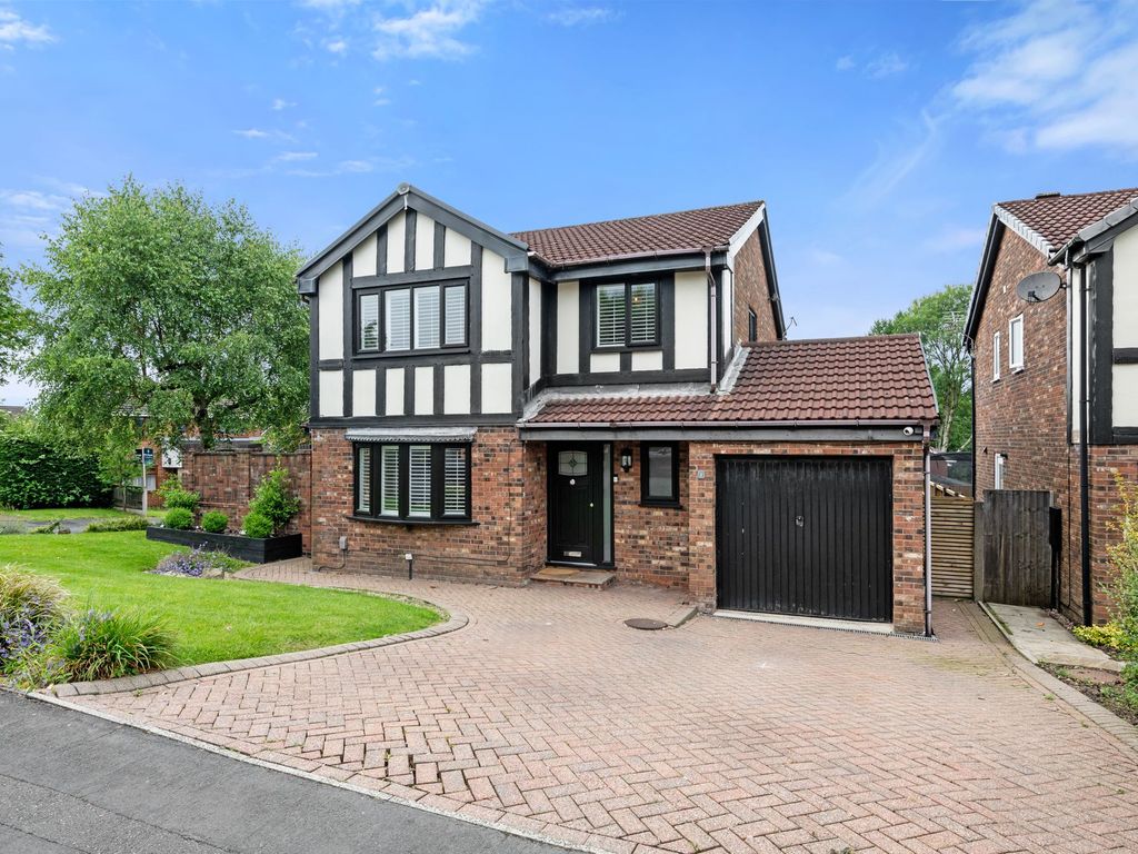 4 bed detached house for sale in Brockenhurst Drive, Bolton BL2, £