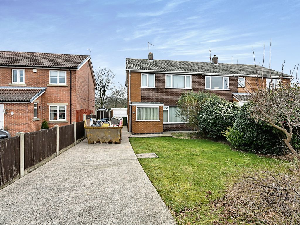 3 bed semidetached house for sale in Avondale Road, Inkersall