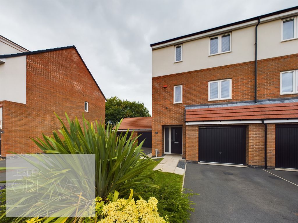 4 bed semidetached house for sale in Renshaw Drive, Gedling