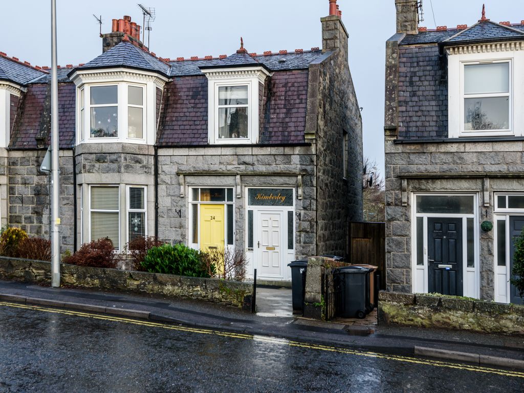 2 bed flat for sale in Kirk Brae, Aberdeen AB15, £170,000 Zoopla