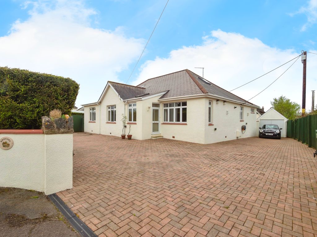 5 bed detached house for sale in Totnes Road, Ipplepen, Newton Abbot