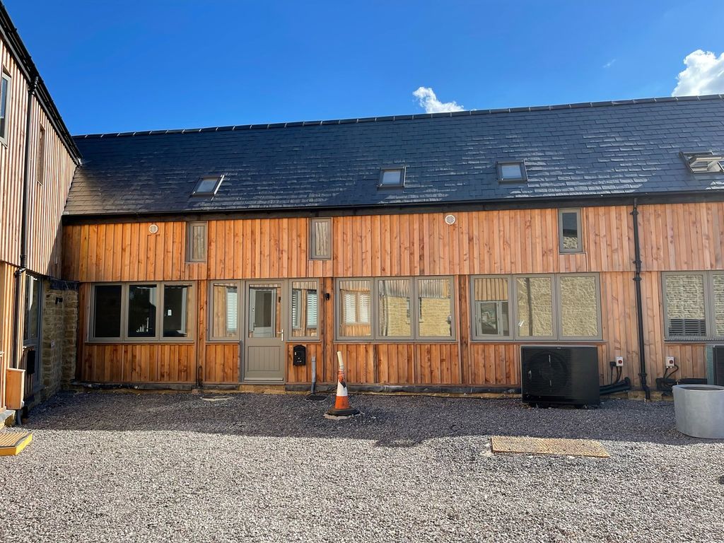 3 bed barn conversion to rent in Yeabridge Court, Yeabridge, South