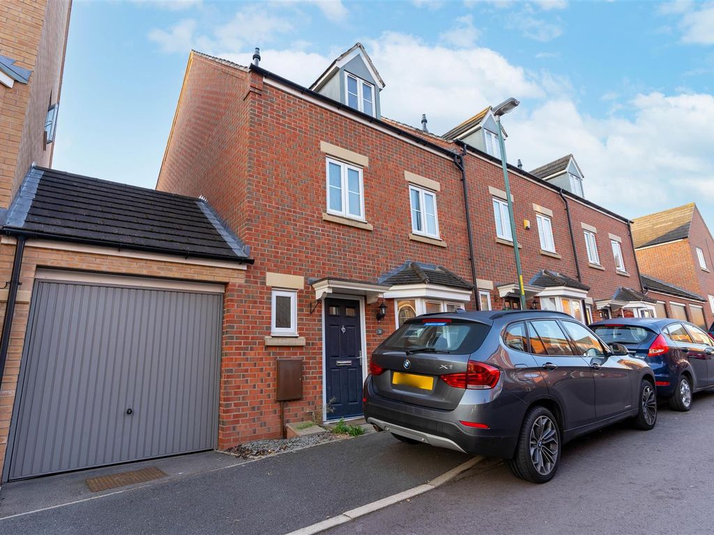 4 bed property to rent in Dixon Close, Redditch B97 Zoopla