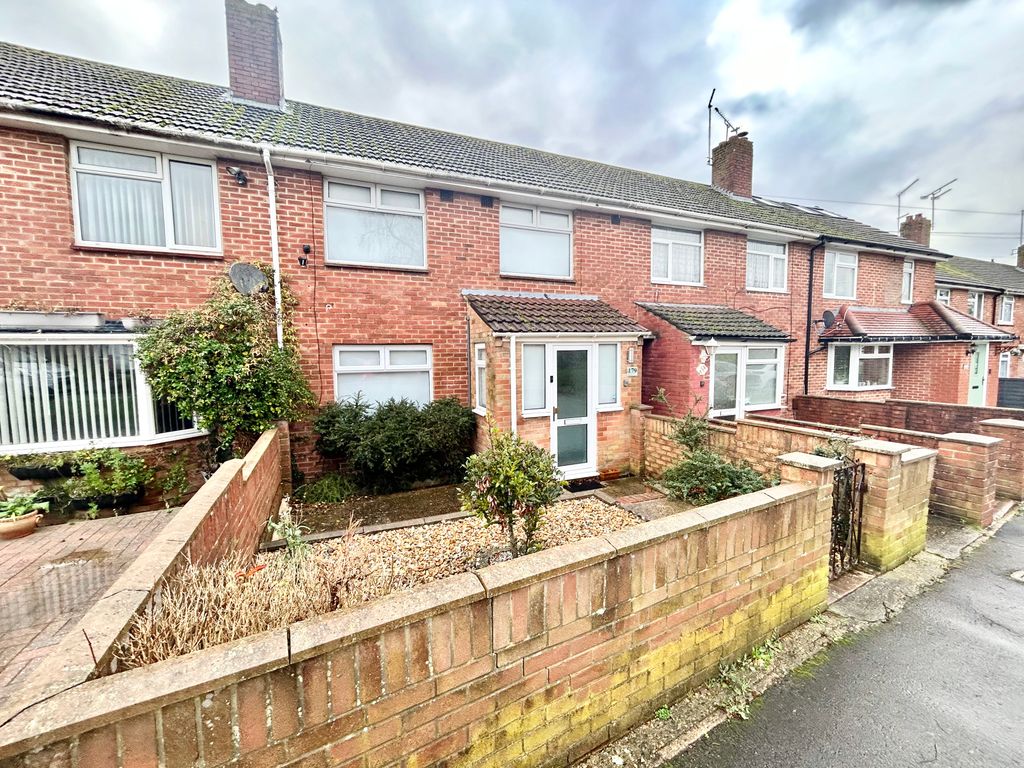 3 bed property to rent in Winterslow Drive, Havant PO9, £1,350 pcm Zoopla