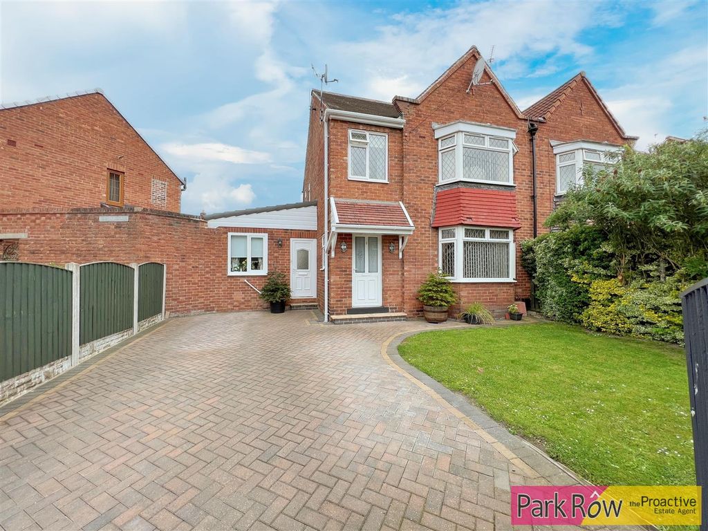3 bed semidetached house for sale in Broadway, Pontefract WF8 Zoopla